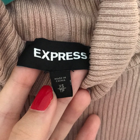 Light Pink Tight Fitting TurtleNeck T-Shirt - Picture 5 of 6